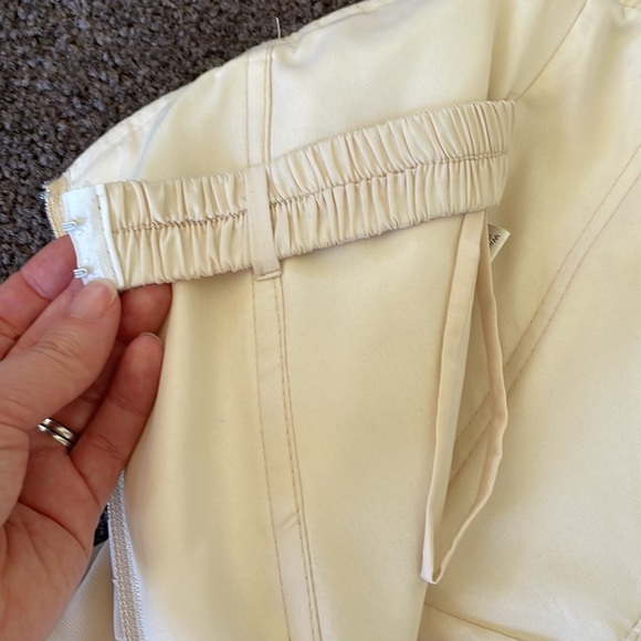 Stunning cream gown perfect for prom or wedding - Picture 9 of 16